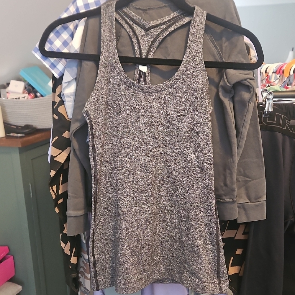 Women's Gray Tank‎ Top Lululemon